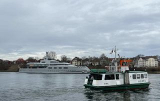 Adler I Kanalfähre und Project 1601 Yacht Nord-Ostsee-Kanal