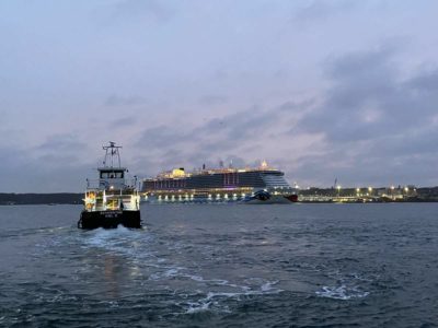 AIDAcosma and SFK ferry Kieler Förde