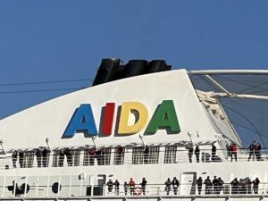 AIDA Kreuzfahrtschiff Schornstein AIDAluna