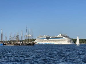 AIDAbella verlässt Kiel 15.5.2022 Ostseekreuzfahrt