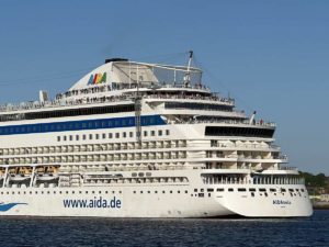 AIDAbella verlässt Kiel 15.5.2022 Port of Kiel