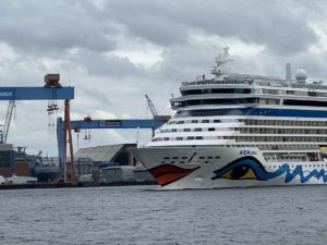 AIDAluna verlässt Kiel 13.5.2022 Kieler Förde