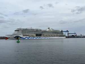 AIDAprima verlässt Kiel am 29.4.2022