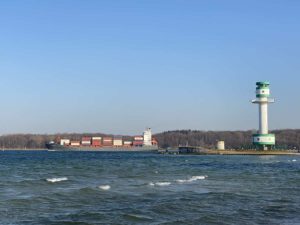 Annalisa P Containerschiff Friedrichsorter Leuchtturm