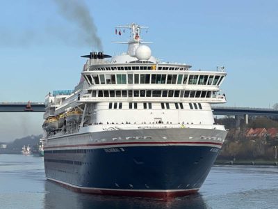 Balmoral cruise ship in the Kiel Canal