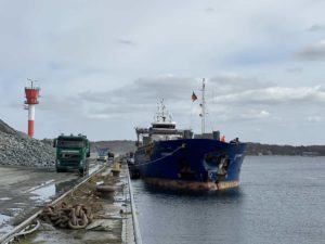 Bjoerkoe im Scheerhafen nach Unfall im Nord-Ostsee-Kanal