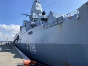 Fregatte Hamburg (F 220) in Kiel