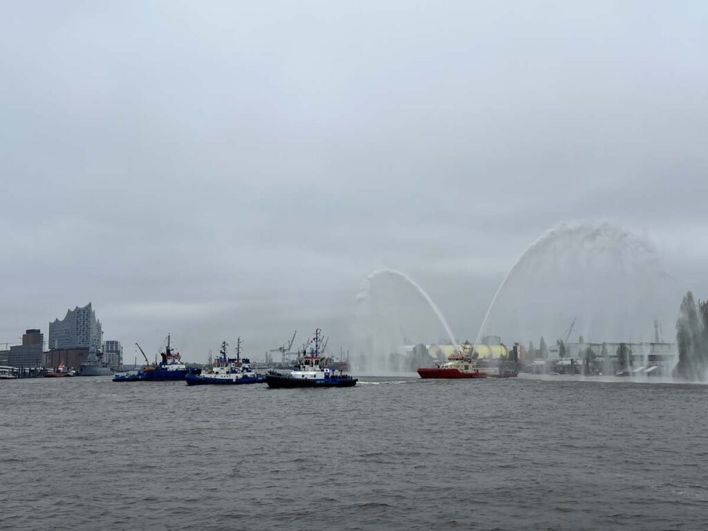 Fairplay tugboats at the Hamburg Harbor Birthday Tugboat Ballet 2023 ...