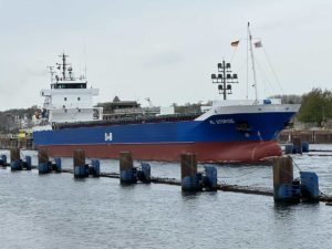 FL Storoe Frachtschiff Nord-Ostsee-Kanal Schleuse