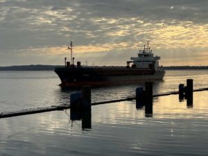 Frachtschiff Kaisa in Kiel