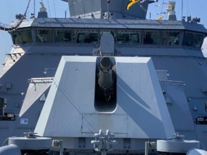 Fregatte Nordrhein-Westfalen (F 223) Geschütz & Brücke