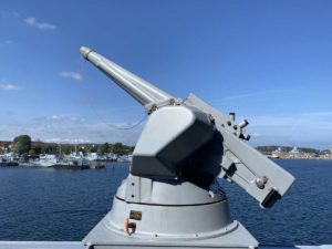 Fregatte Nordrhein-Westfalen (F 223) Seitengeschütz