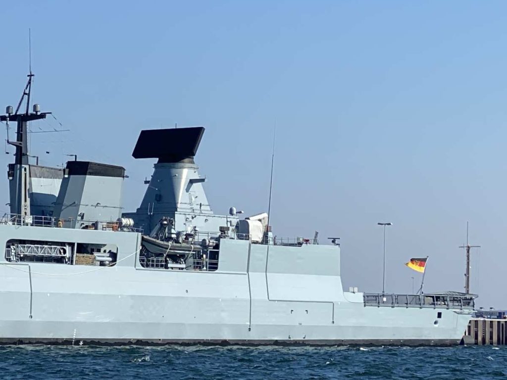 Frigate Hessen (F 221) at the naval base in Kiel | ShipspottingMag.com