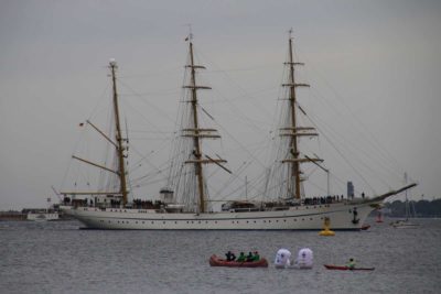 Gorch Fock WWF and Robin Wood protest