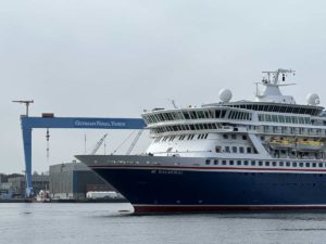 Kieler Förde Kreuzfahrtschiff Balmoral im Kieler Hafen