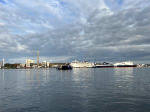 Kiel Ostuferhafen Schiffe und Fähren