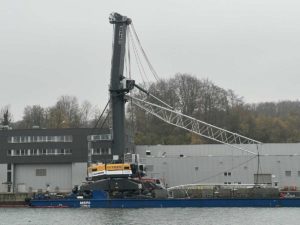 Kran auf Frachtschiff Meri Havarie 30.11.2022 Nord-Ostsee-Kanal