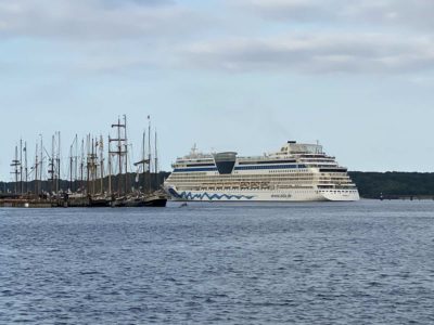 AIDAluna verlässt Kiel zur Ostseekreuzfahrt