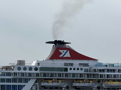 Cruise ship Balmoral red smokestack