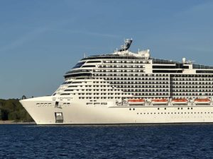 Kreuzfahrtschiff MSC Grandiosa Kiel 7.5.2022
