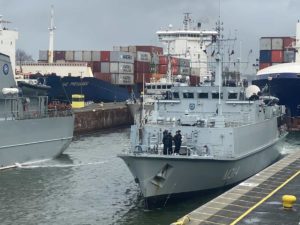 M 314 Sakala Minenjagdboot Nord-Ostsee-Kanal Schleuse