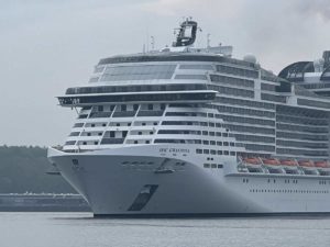 MSC Grandiosa Kreuzfahrtschiff 7.5.2022 Kiel