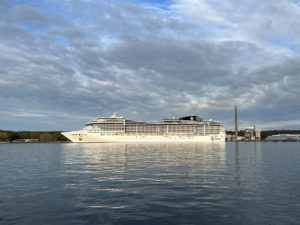 MSC Preziosa 1.5.2022 Kieler Förde Ostuferhafen