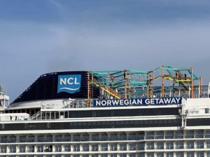 Norwegian Getaway Schornstein NCL Kreuzfahrtschiff