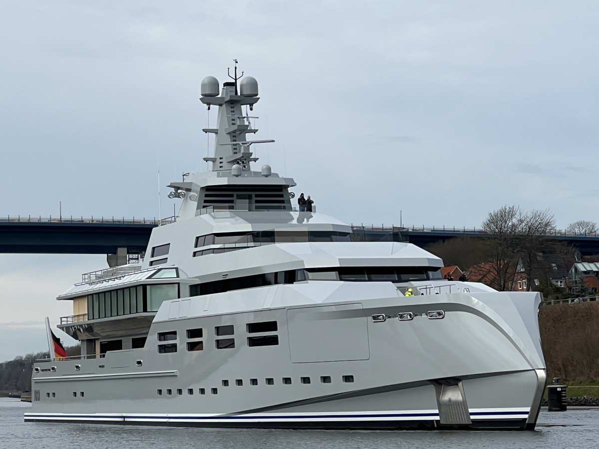Project 1601 Lürssen mega yacht test drive Kiel Canal
