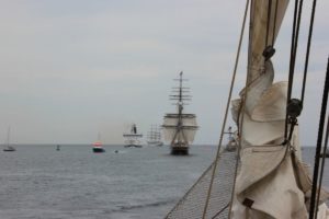 Schiffe in der Ostsee bei Warnemünde zur Hanse Sail Rostock