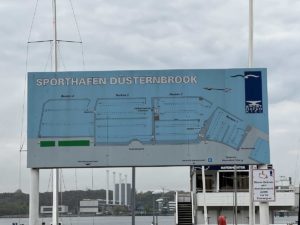 Sporthafen Düsternbrook Hinweistafel Liegeplätze
