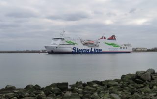 Stena Line Fähre an der Warnemünder Mole auf dem Weg von Rostock nach Trelleborg