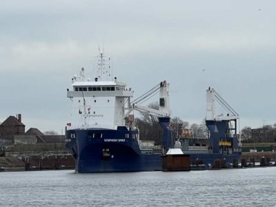 Symphony Spirit cargo ship Kiel Canal lock