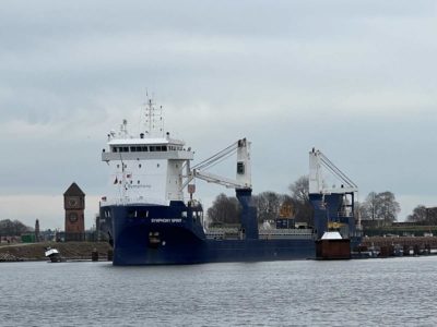 Symphony Spirit cargo ship lock Kiel Canal