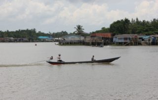 Motorboot Thailand Ta Pi Fluss Surat Thani