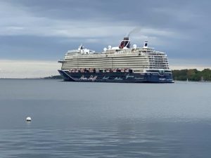 Tui Cruises Mein Schiff 1 is leaving Kiel