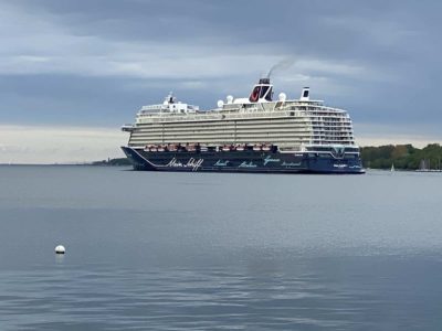 Tui Cruises Mein Schiff 1 verlässt Kiel