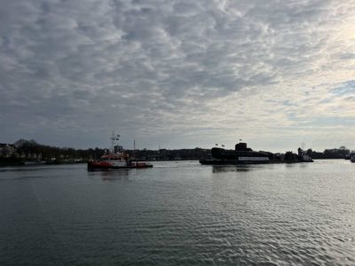 U-Boot U17 und Schlepper Teddy im Nord-Ostsee-Kanal